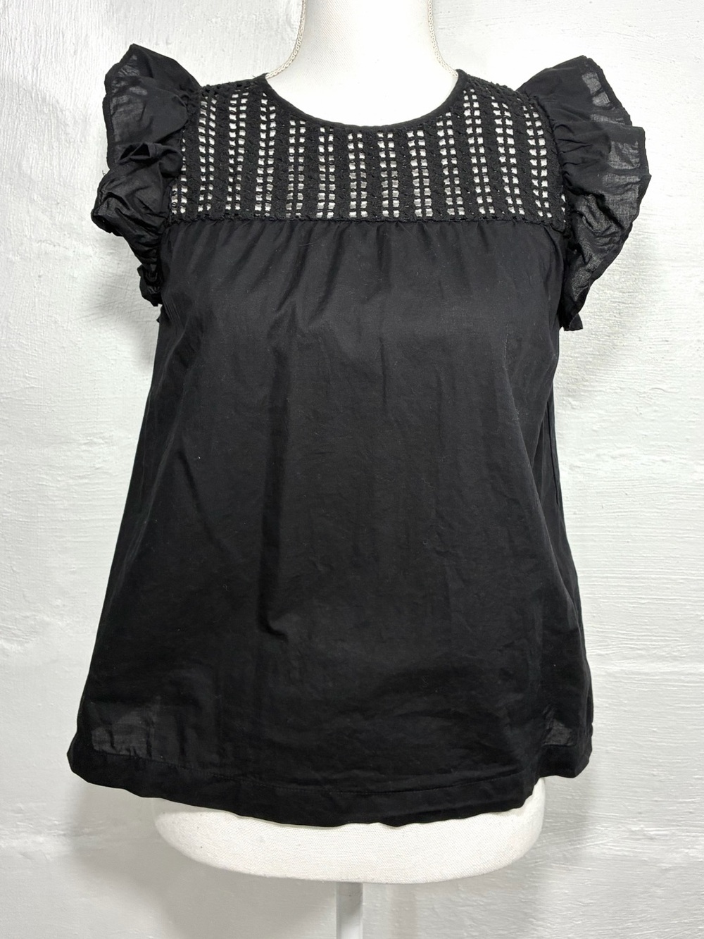 VERO MODA EYELET DETAIL FLUTTER SLEEVE TOP